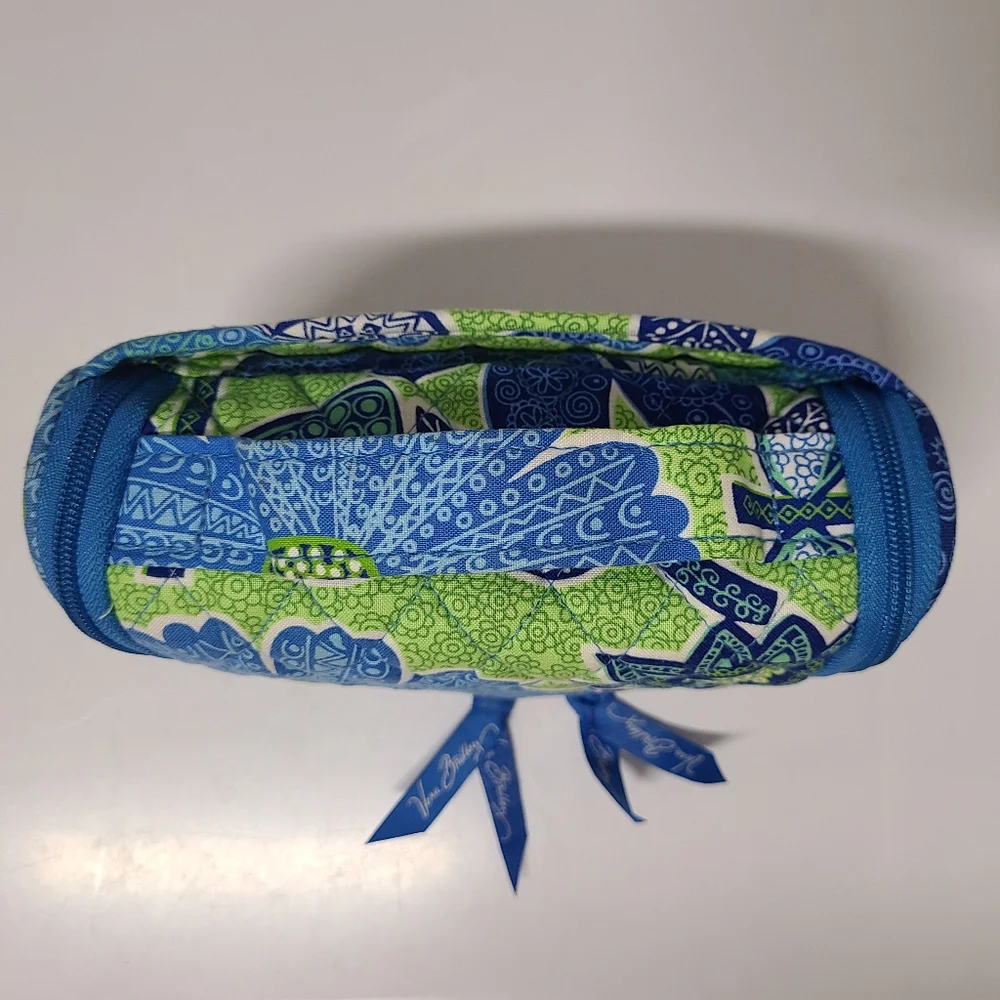 Vera Bradley Hanging Essentials Cosmetic Accessory Bag Blue Doodle Daisy Print